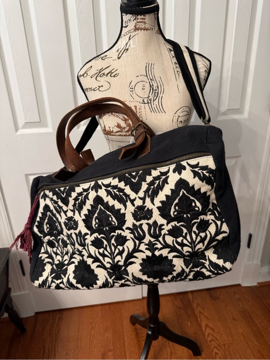 Anthropologie Handbags - Anthropologie Black and Cream Woven Floral Tote
